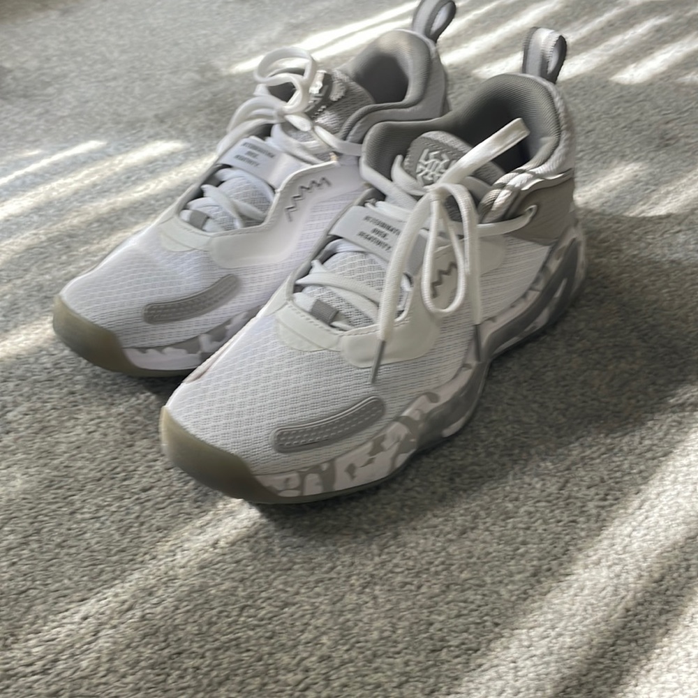 Adidas Court shoes size 7 1/2